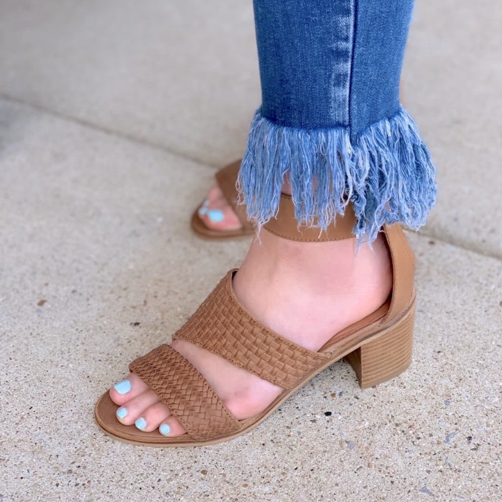Diba True Can’t Wait Woven City Sandals size 7